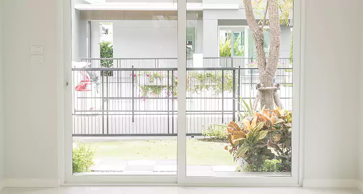 Balcony Screen Door Repair in Bellview, FL