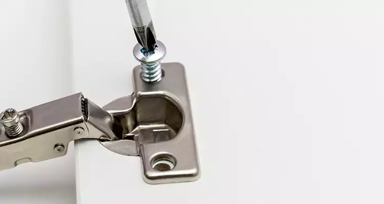 Screen Door Hinge Repair in Bellview, FL